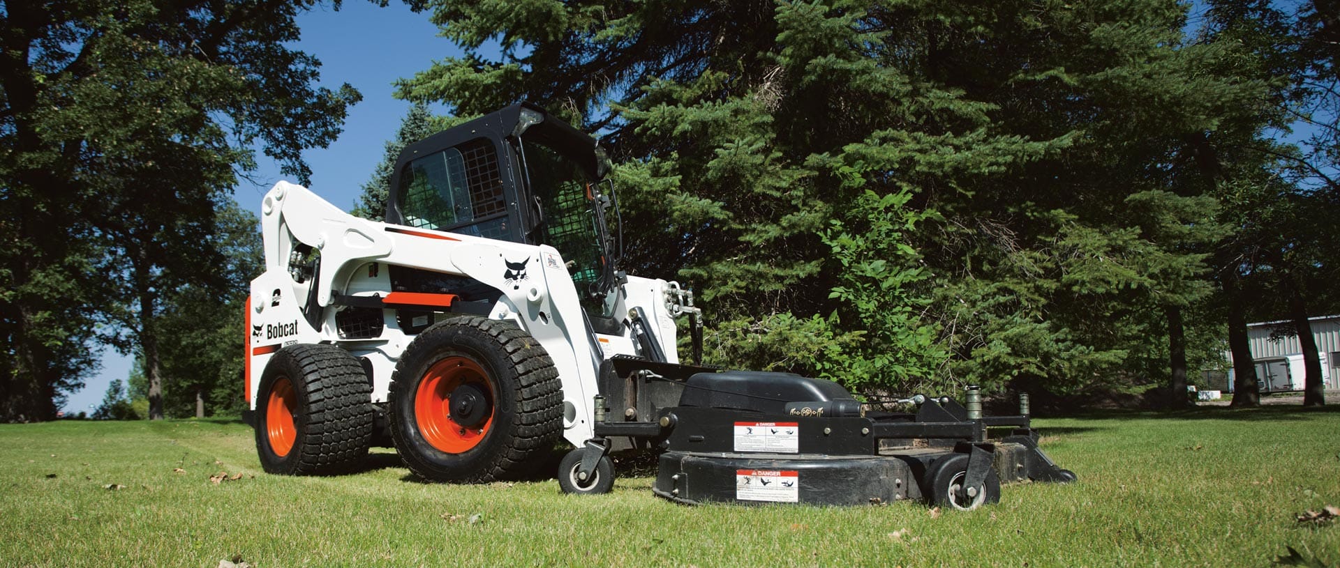 Xe xúc lật 4 bánh chủ động Bobcat A770