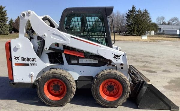 Xe xúc trượt Bobcat S530