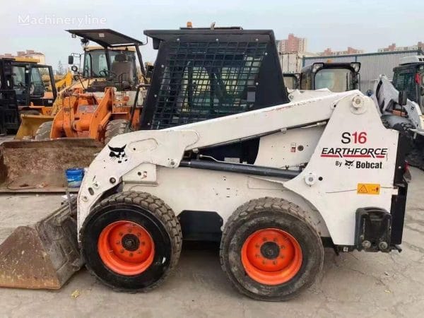 Xe xúc trượt Bobcat S16