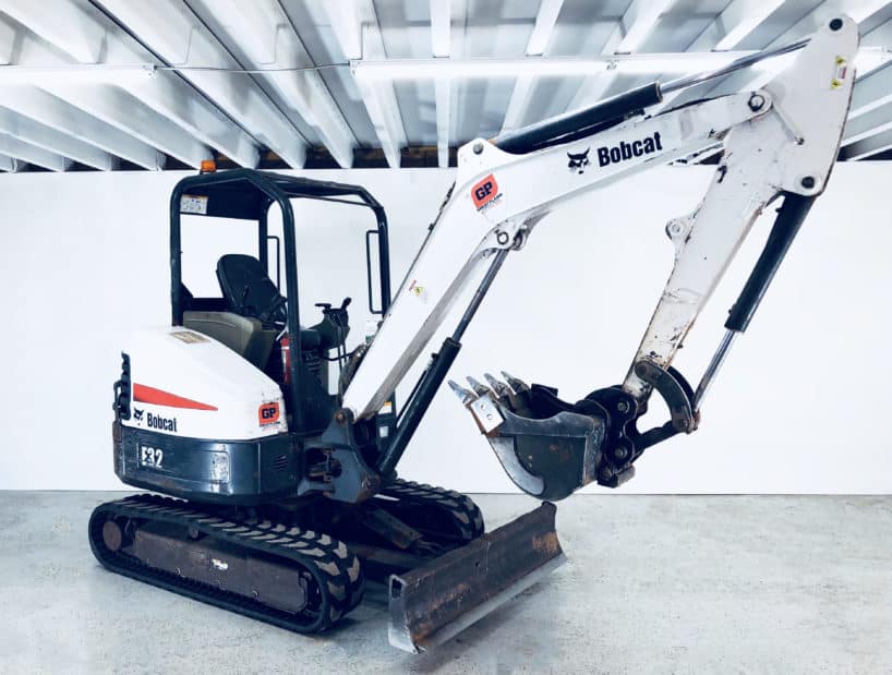 Tổng quan về xe xúc đào Mini Bobcat E32