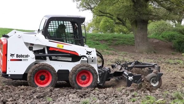 Xe xúc trượt Bobcat S550