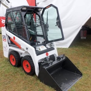 Xe xúc trượt Bobcat S70