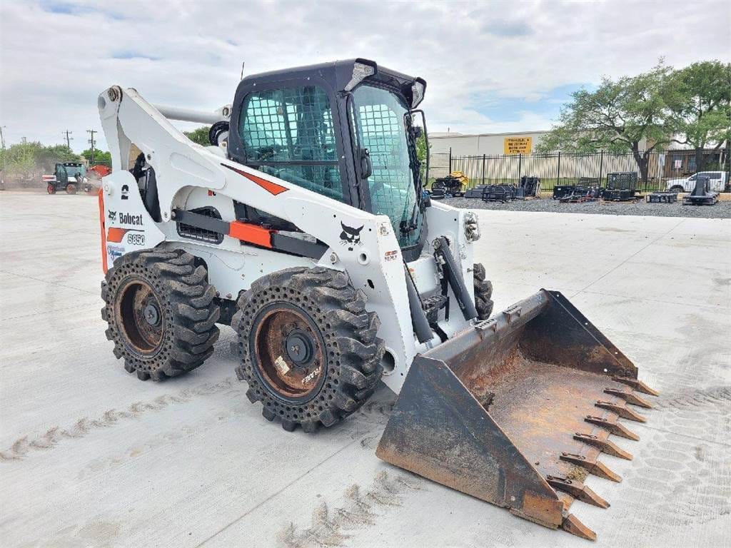 Tổng quan về xe xúc lật Bobcat S850