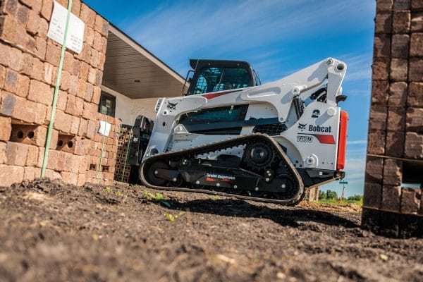 Xe xúc lật bánh xích Bobcat T870