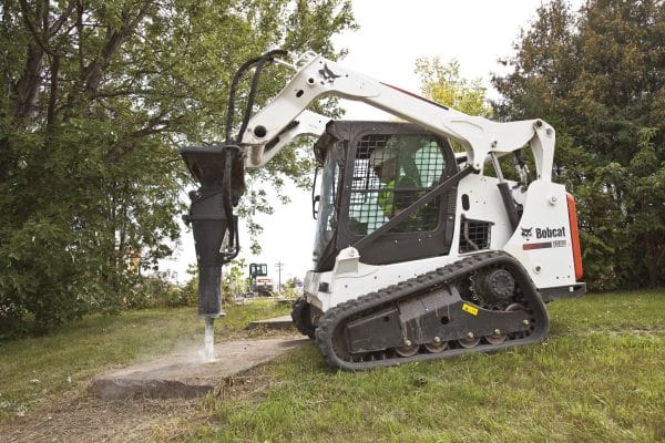 Xe xúc lật bánh xích Bobcat T870