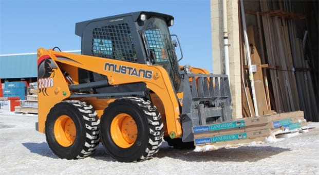 Tổng quan về xe xúc lật Skid Loader Mustang 2200 R