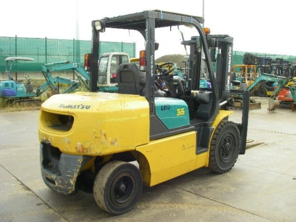 Xe nâng dầu Komatsu 3 tấn