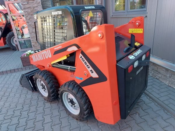 Xe xúc lật Skid Loader Mustang1050R