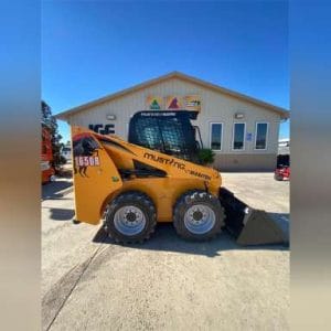 Xe xúc lật Skid Loader Mustang 1650R