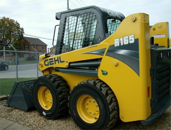 Xe xúc lật Skid Loader GEHL R165