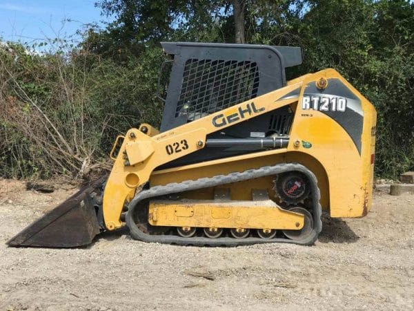 Xe xúc lật Skid Loader GEHL RT210