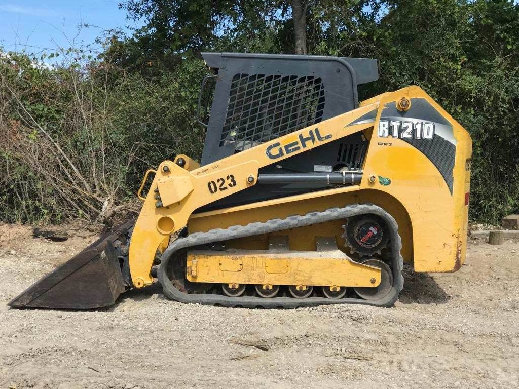 xe xúc lật Skid Loader GEHL RT210