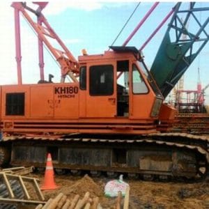 Xe cẩu bánh xích Hitachi 180 tấn