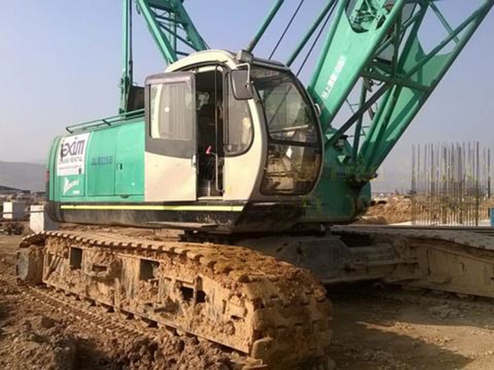 xe cẩu bánh xích Kobelco 65 tấn