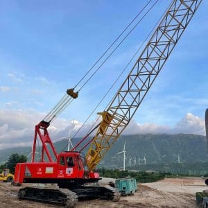 xe cẩu bánh xích Hitachi 70 tấn