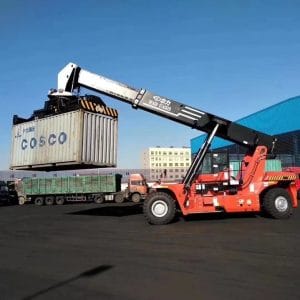 Xe nâng gắp container 45 tấn