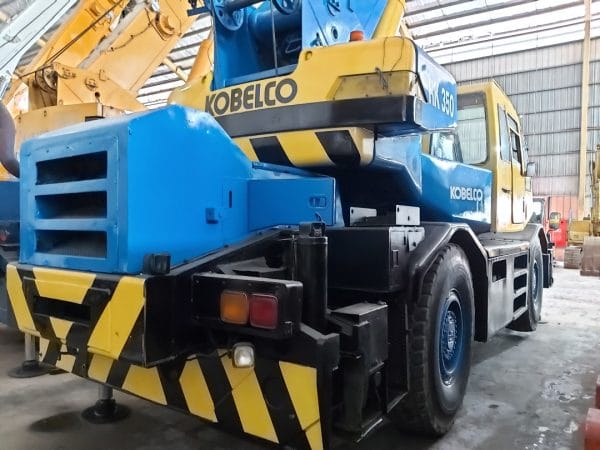 Cho thuê xe cẩu bánh lốp 35 tấn Kobelco