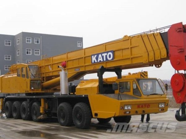 Xe cẩu bánh lốp Kato 120 tấn