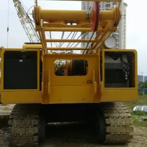 Cho thuê xe cẩu bánh xích QUY50