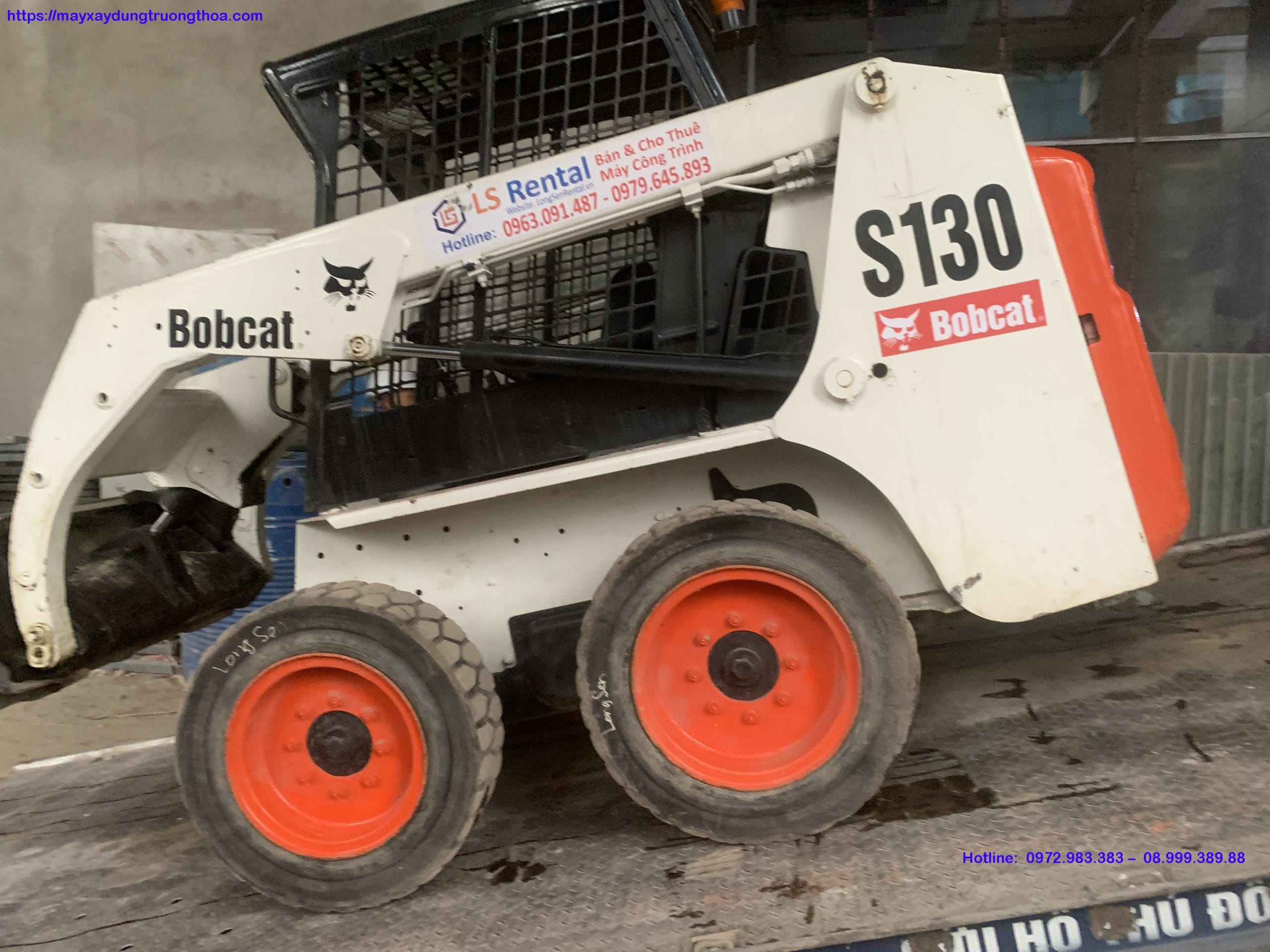 Cho thuê xe xúc lật đa năng Bobcat S130