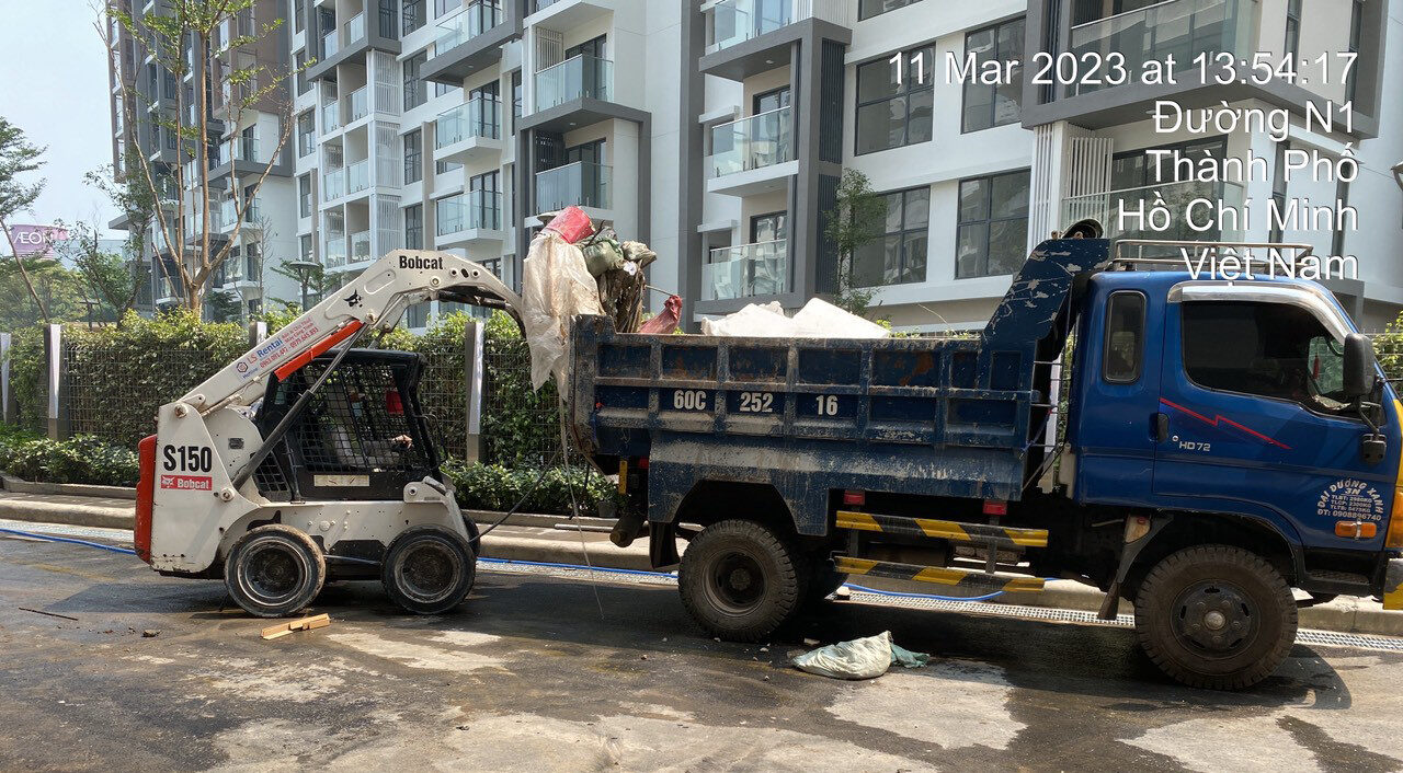 Cho thuê xe xúc trượt tại dự án Celadon City