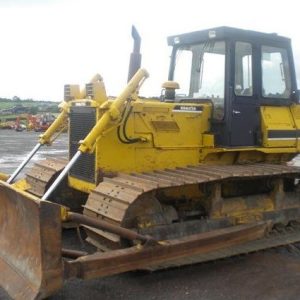 Máy ủi Komatsu D53E-16 / D53P-16