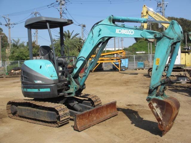 Những ưu điểm của máy xúc đào mini Kobelco SK30SR