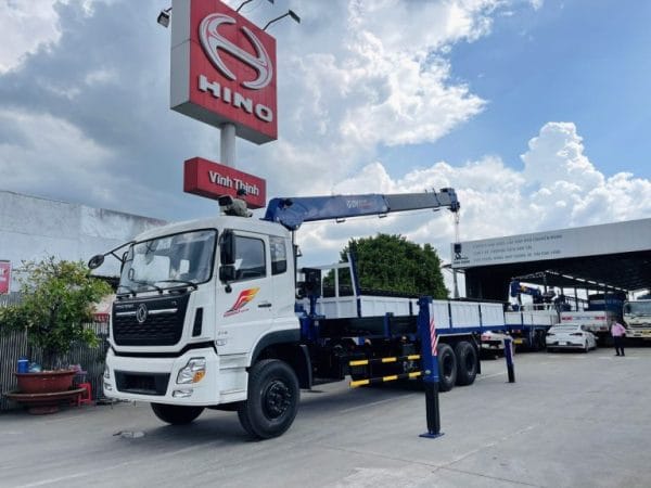 Xe Cẩu Dongfeng 6T8 Gắn Cẩu Kanglim KS1056T