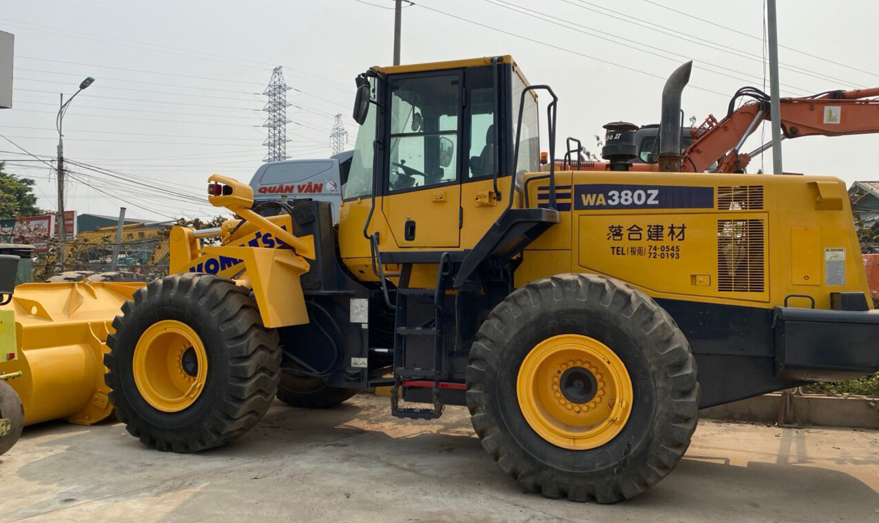 Cho thuê xe xúc lật Komatsu tại Bắc Giang