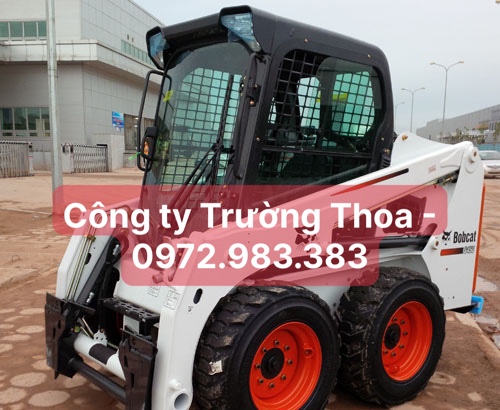 thuê xúc lật đa năng trượt 0972.983.383