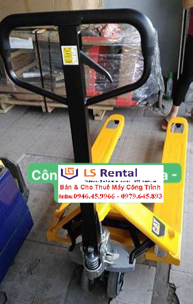 Cho thuê xe nâng tay Cat 3.5 tấn rẻ