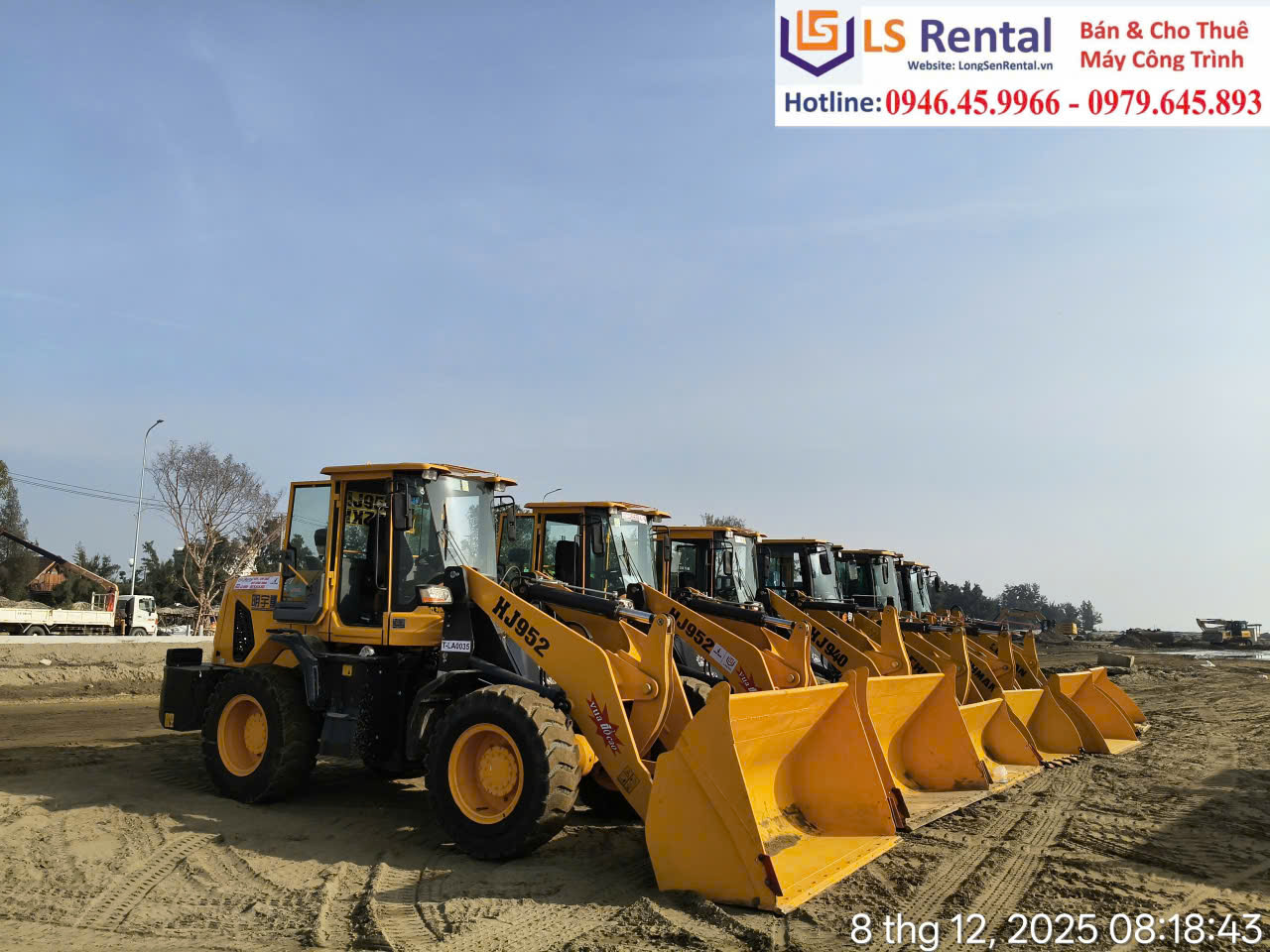 "Cứu tiến độ như cứu hỏa" – Dàn xe xúc lật đổ bộ